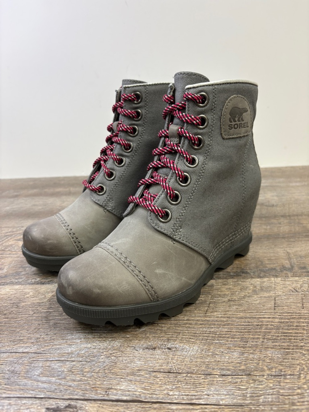 Sorel Lace-Up Wedge Ankle Boots Gray Canvas & Leather Women’s Size 7.5